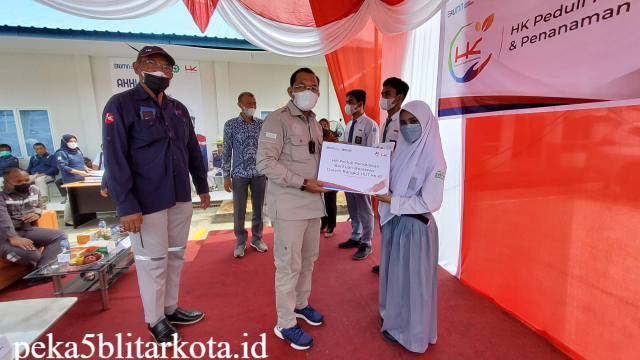 20 Siswa Berprestasi di Binjai Terima Beasiswa Hutama Karya Peduli Pendidikan